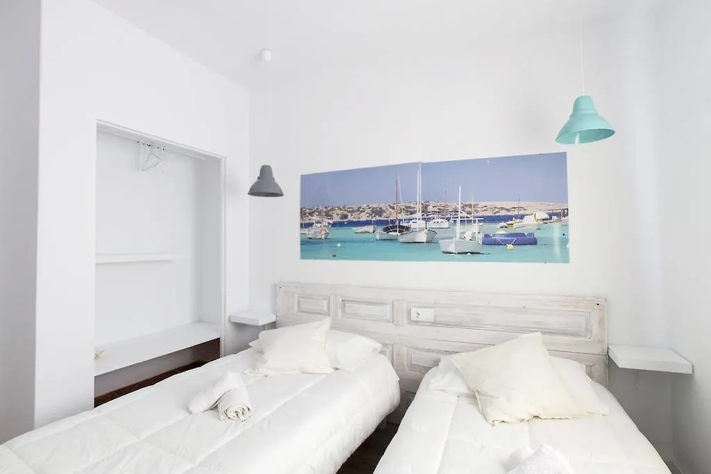 בית הארחה Hostal Ibiza ספרד